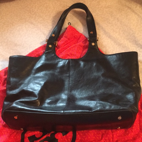 HOST PICK BEST IN BAGS - Tory Burch Leather w Dust - Picture 2 of 8